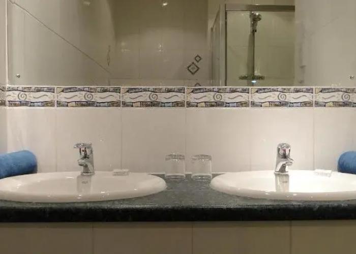 Pinfield Hotel Slough