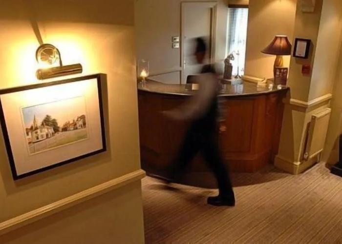 Manor Hotel