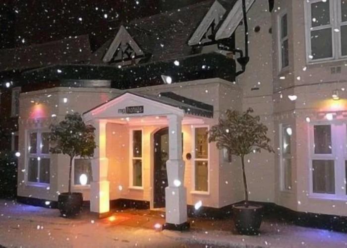Manor Hotel