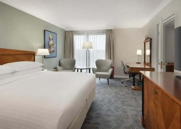 Delta Hotels by Marriott Heathrow Windsor