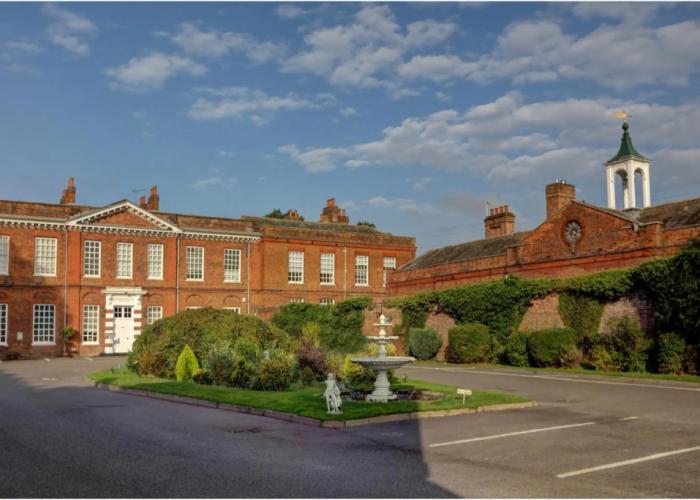 OYO Baylis House Hotel