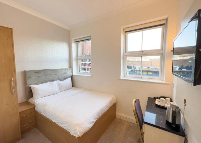 OYO Baylis House Hotel