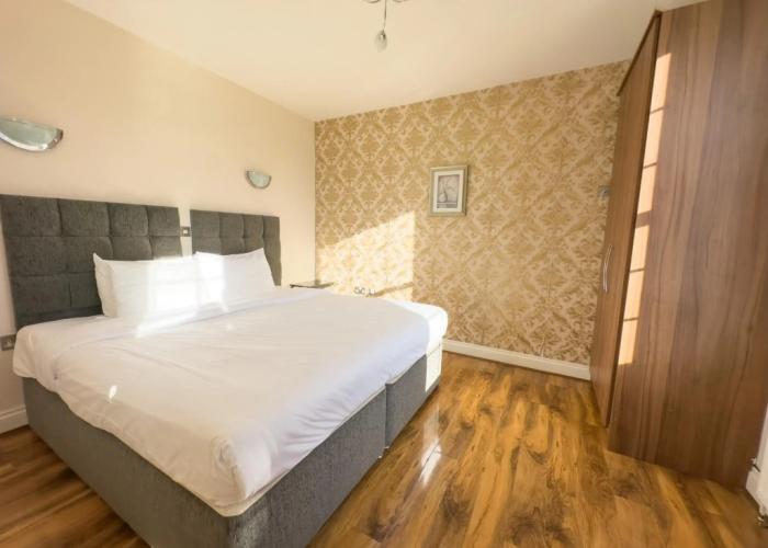 OYO Baylis House Hotel