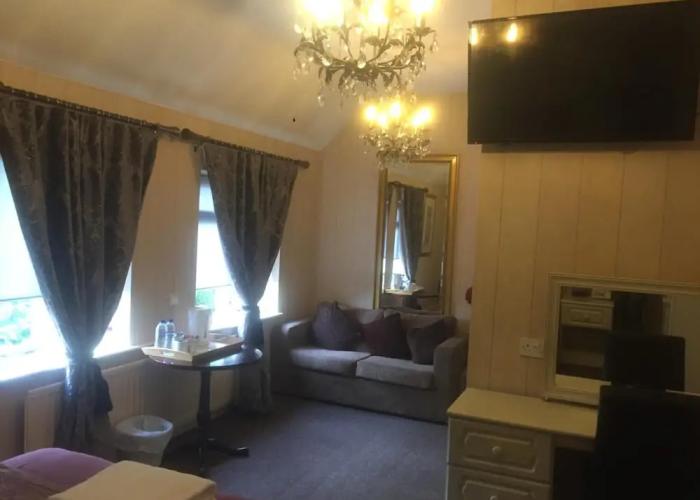 Haigs Hotel