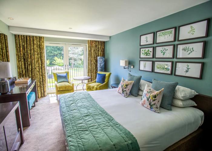 Hogarths Hotel