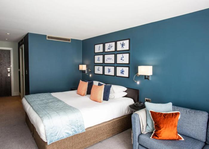 Hogarths Hotel