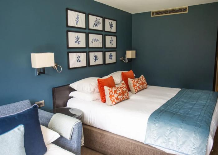 Hogarths Hotel