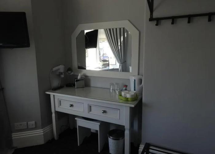 Elmswood Guest House