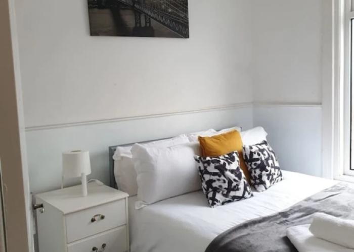 South Shield's Hidden Gem Garnet 3 Bedroom Apartme
