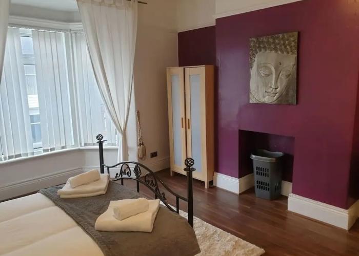 South Shield's Hidden Gem Garnet 3 Bedroom Apartme