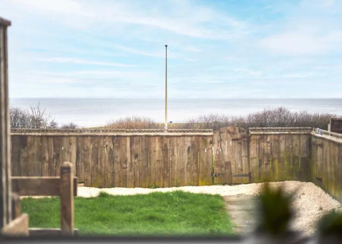 Host Stay Marsden Beach House
