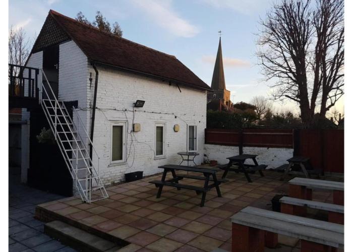Swan Inn, Heathrow Airport