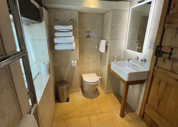 Heathrow Cottages B&B