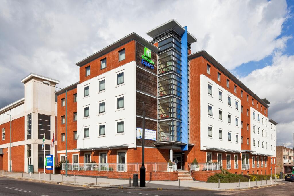 Holiday Inn Express Stevenage by IHG
