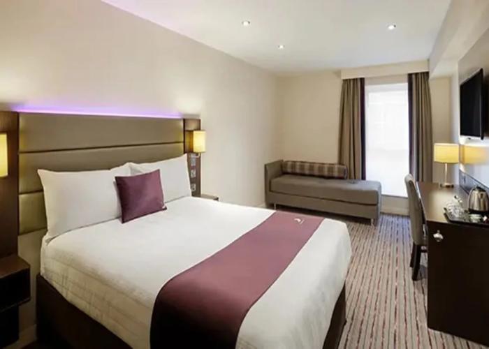 Premier Inn Stevenage Central