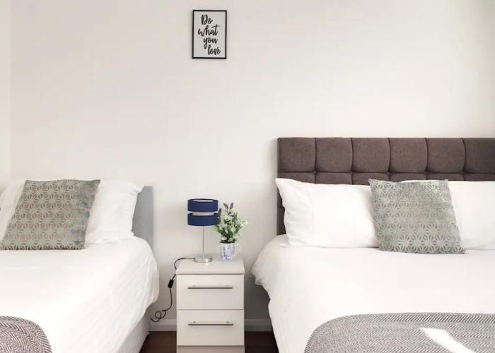 Skyvillion - Valley Way - 3bed House In Stevenage