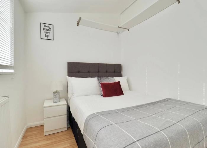 Skyvillion - Valley Way - 3bed House In Stevenage