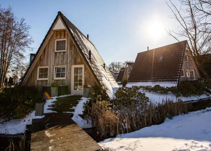 Romantic Cottage With a sun Shower