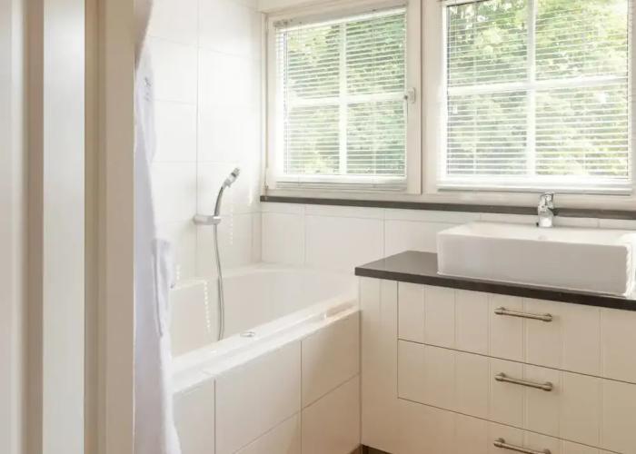 Beautiful Holiday Home With Whirlpool