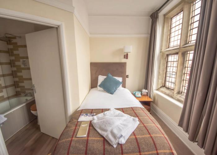 Norfolk Arms Hotel