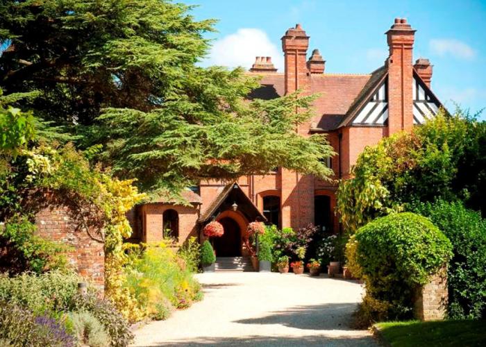 Careys Manor & Senspa