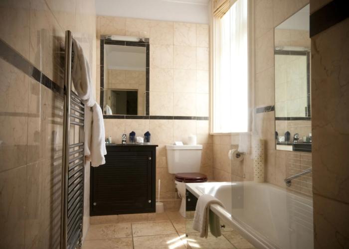 Careys Manor & Senspa