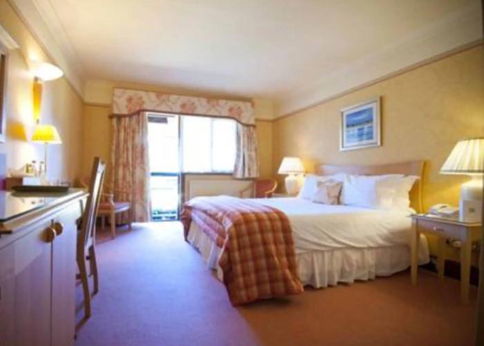 Careys Manor & Senspa