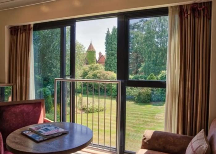 Careys Manor & Senspa