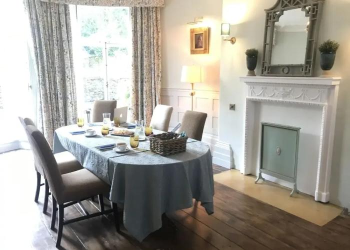 Burleigh Court