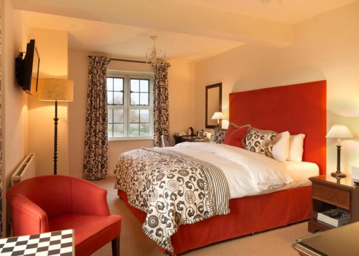 Bear of Rodborough Hotel