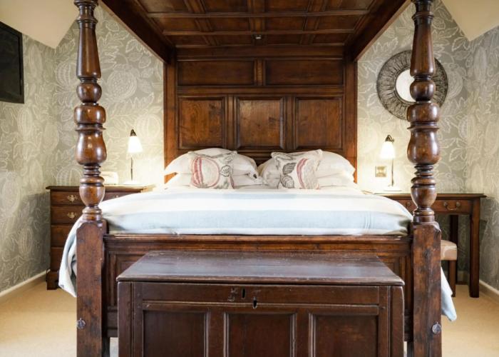 Bear of Rodborough Hotel