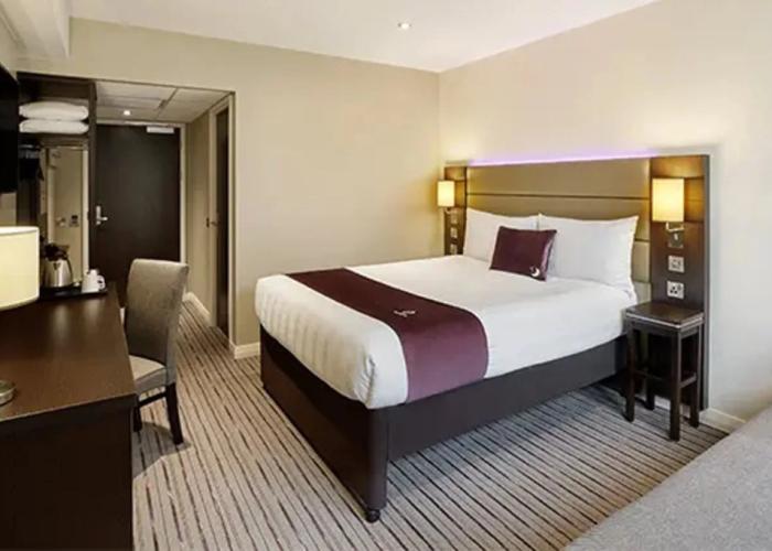 Premier Inn Taunton Central - North