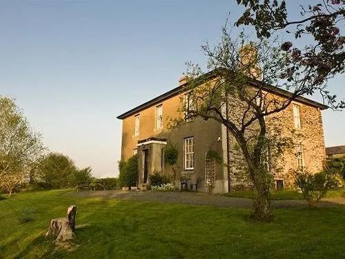Beera Farmhouse