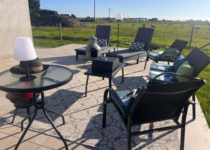 Magilligan - Cottage - Sleeps 6 - Parking - Garden