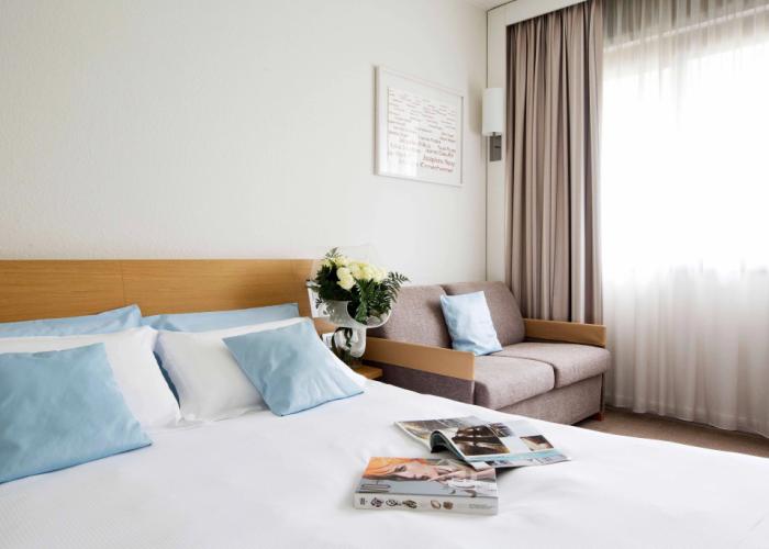 Living Place Hotel