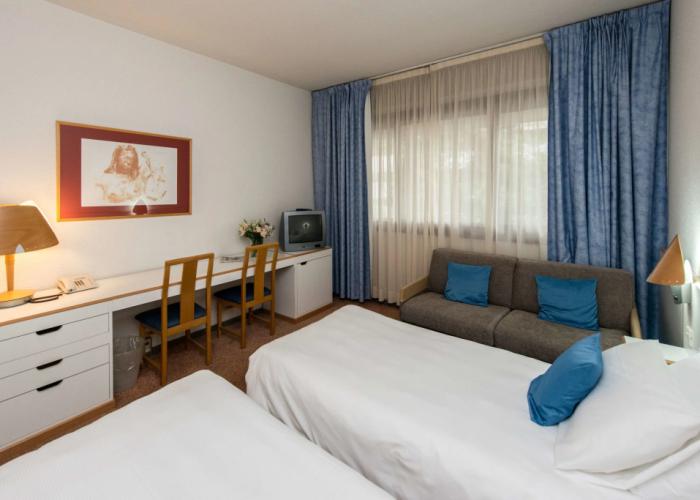 Living Place Hotel