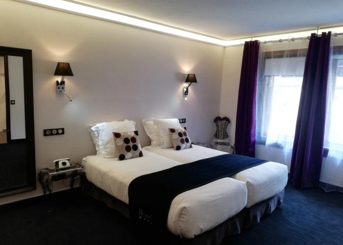 Henry II Hotel