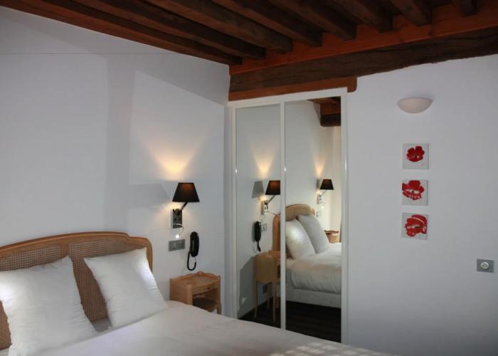 Henry II Hotel