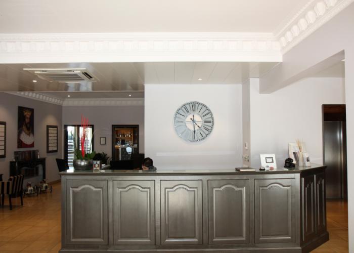 Henry II Hotel