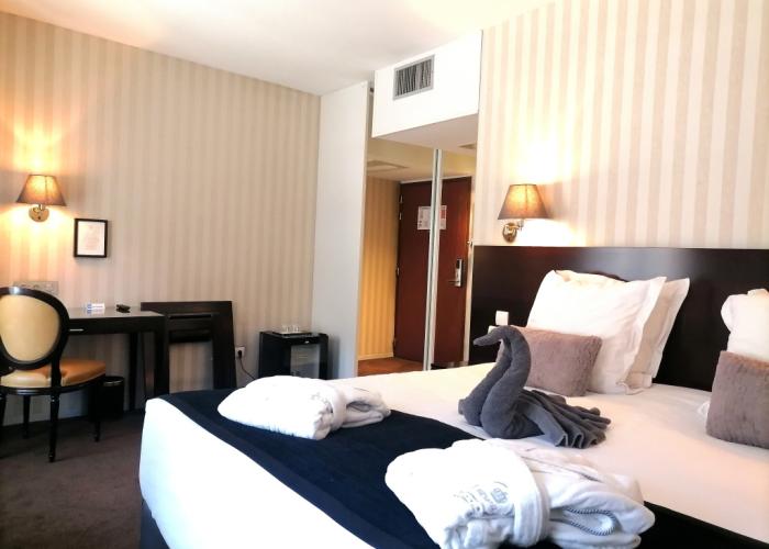 Henry II Hotel