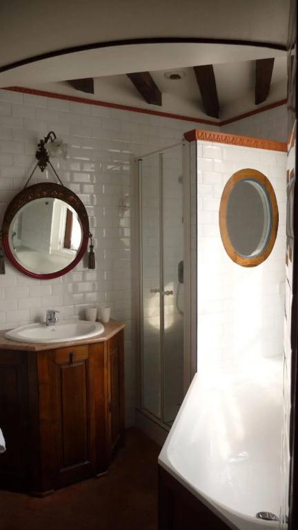 фото Beaune Hotel