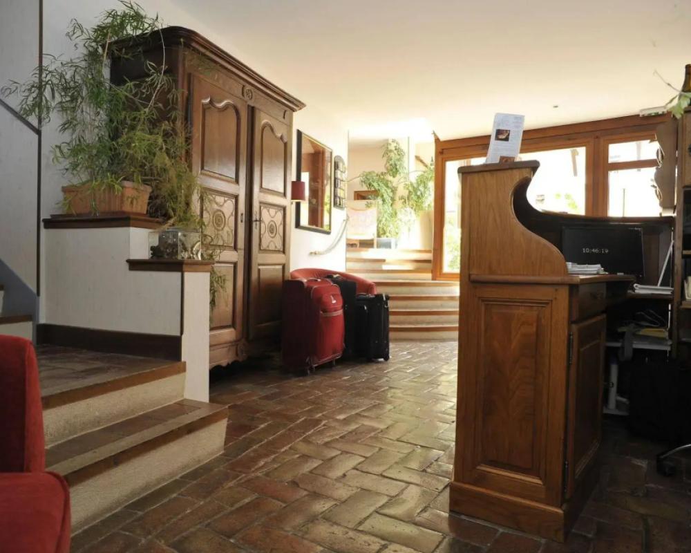 фото Beaune Hotel