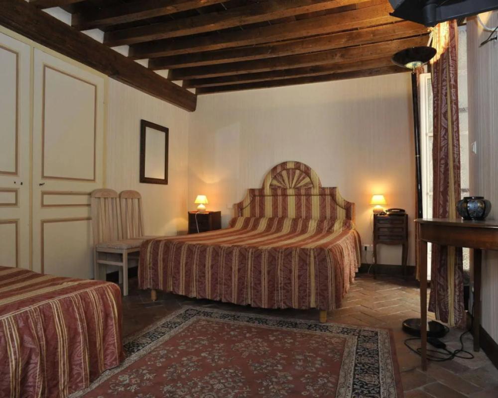 фото Beaune Hotel