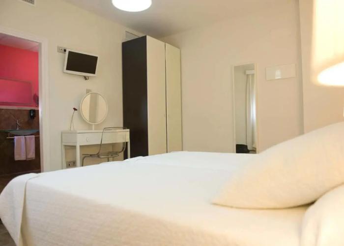 Hospederia Almundo by Alexandra Realty