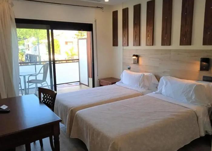 Hotel 153