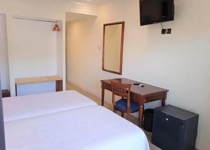 Hotel 153