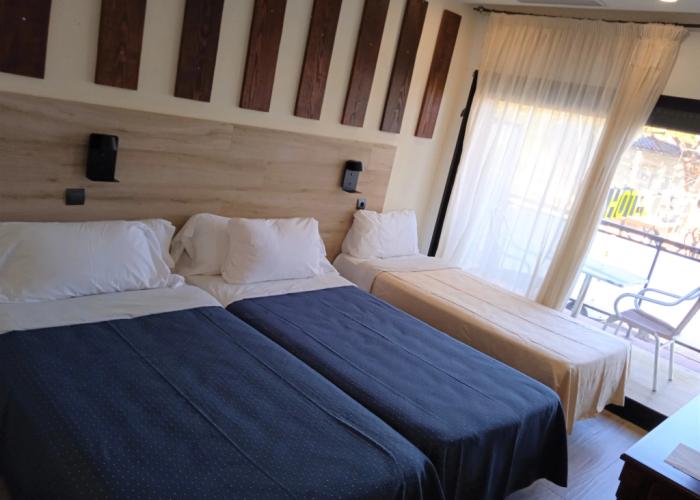 Hotel 153