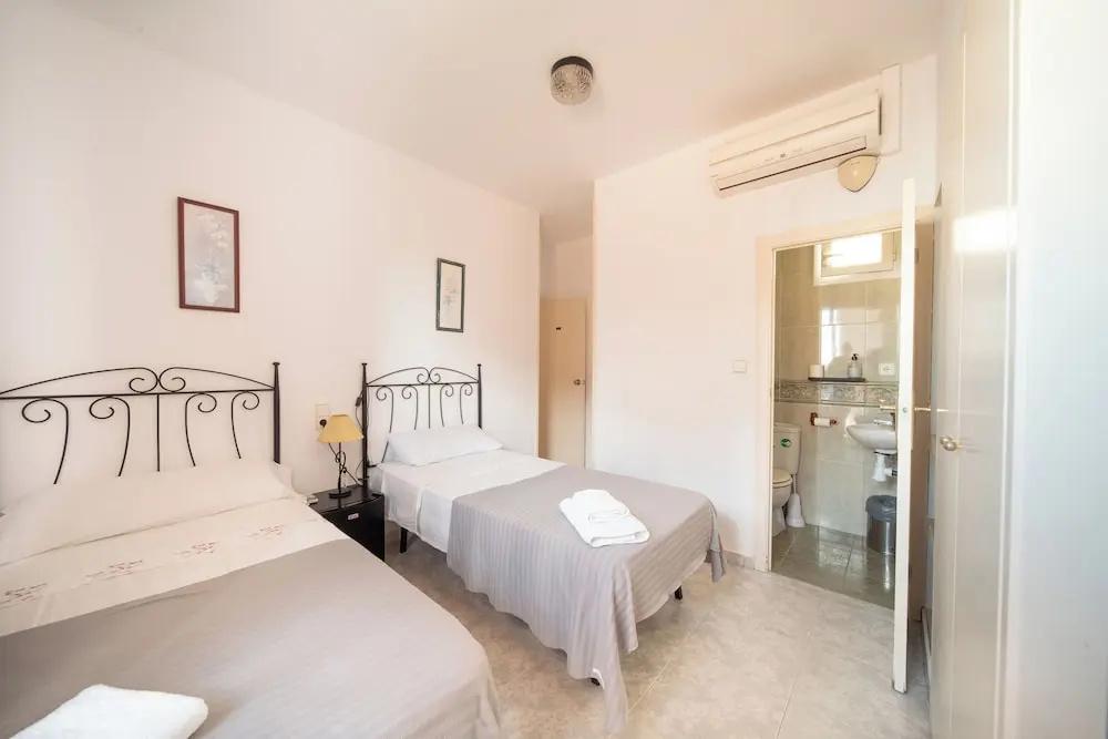 фото Sitges Beach Hostal