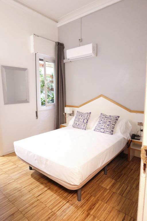 фото Hotel Subur