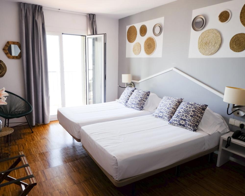 фото Hotel Subur